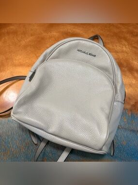 NWT MICHAEL KORS Abbey leather Backpack Cement gray adjustable